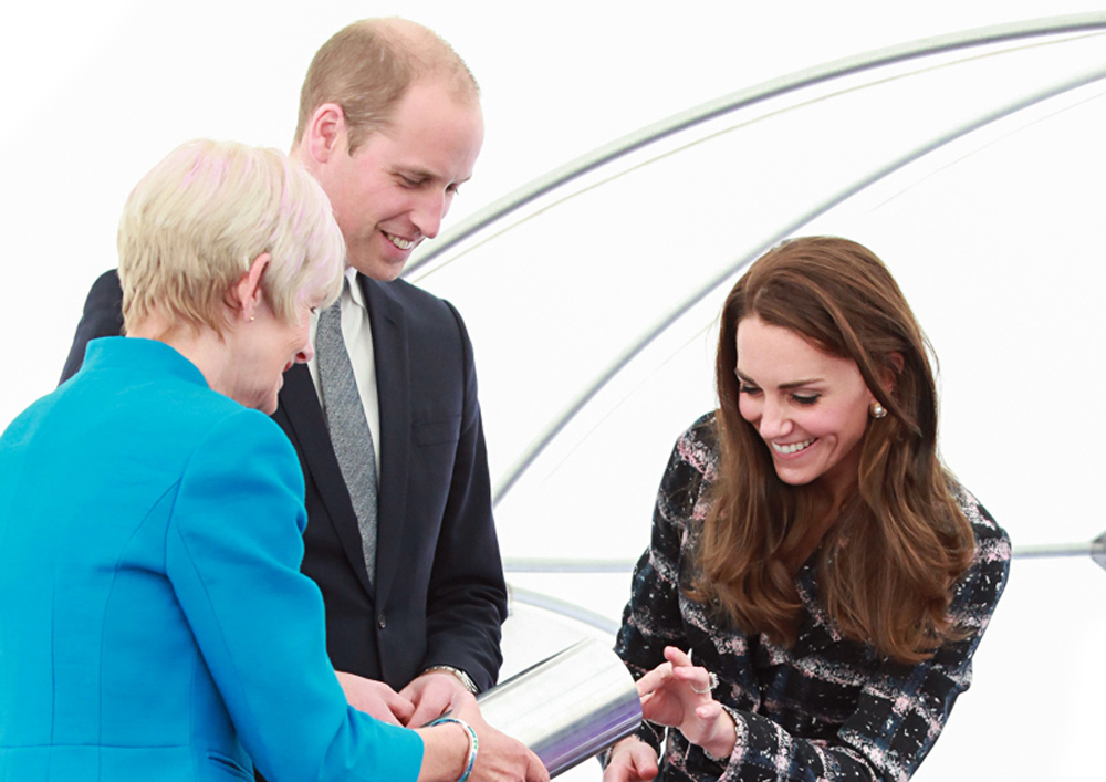 14 10 2016 Prince William and Kate Middleton visit MECD site 1